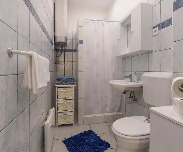 Lovely 1 Bedroom Flat With Location Boedapest
