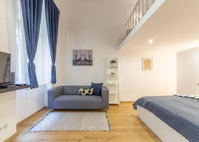 Apartament Lovely 1 Bedroom Flat With Location *